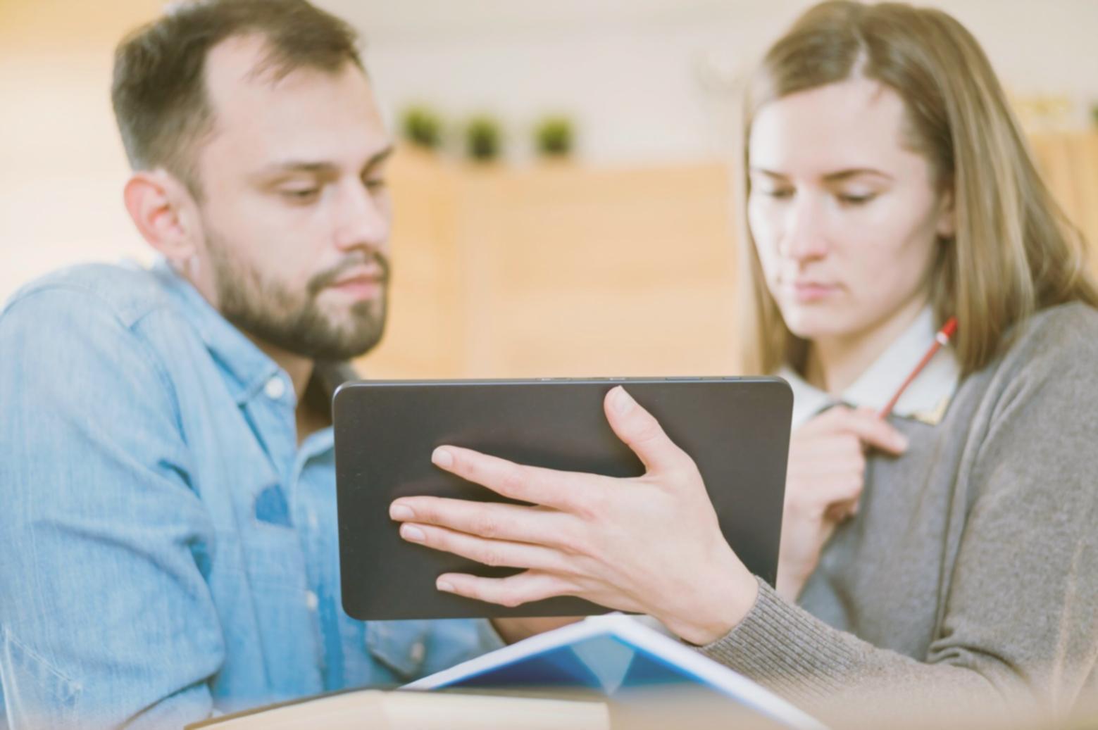 Environnement de formation avec écrans d'analyse